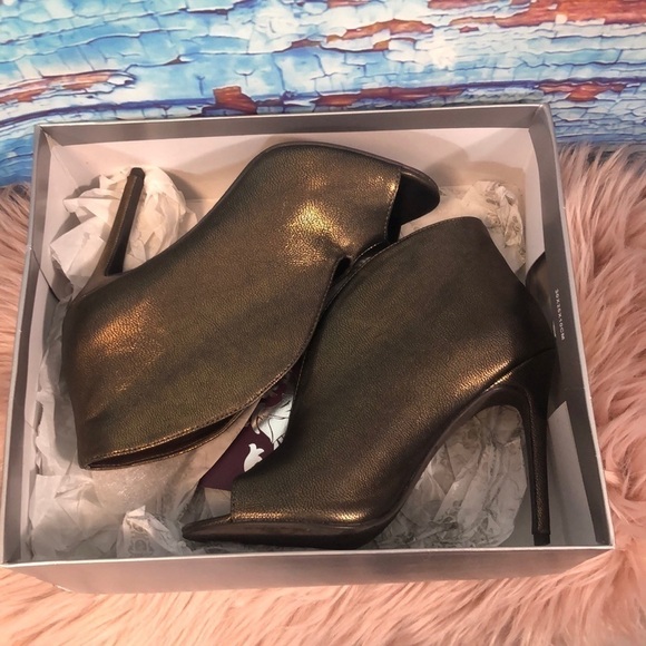 𝅺FERGIE FootWear Heels - Picture 7 of 9